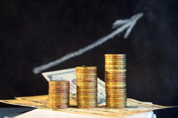 За октябрь вклады украинцев выросли почти на 6 миллиардов
За октябрь вклады украинцев выросли почти на 6 миллиардов