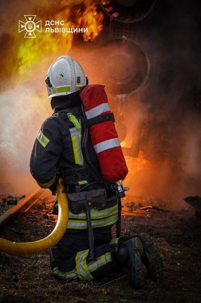У 14 регіонах України ліквідовують наслідки ракетного удару росіян
У 14 регіонах України ліквідовують наслідки ракетного удару росіян