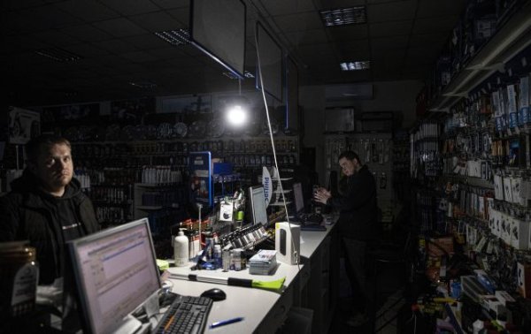 "Укрэнерго" сократило графики отключений света и отменило для ряда областей
"Укрэнерго" сократило графики отключений света и отменило для ряда областей