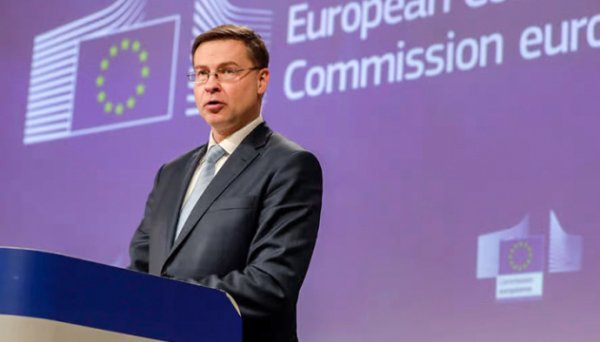У новому пакеті санкцій ЄС будуть обмеження проти тіньового флоту Росії - Домбровскіс У новому пакеті санкцій ЄС будуть обмеження проти тіньового флоту Росії - Домбровскіс