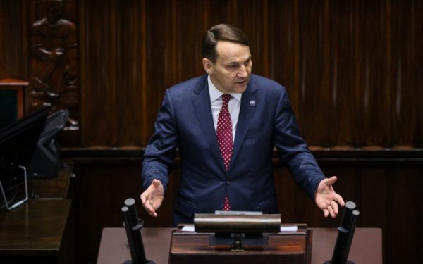 Польща запропонувала Україні оборонний кредит на озброєння
Польща запропонувала Україні оборонний кредит на озброєння