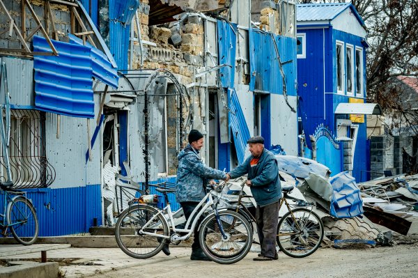 Южный форпост. Как живут и о чем мечтают херсонцы через два года после освобождения города
Южный форпост. Как живут и о чем мечтают херсонцы через два года после освобождения города