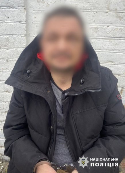 У Білій Церкві затримали чоловіка, який вкрав дефібрилятор зі станції київського метро
У Білій Церкві затримали чоловіка, який вкрав дефібрилятор зі станції київського метро