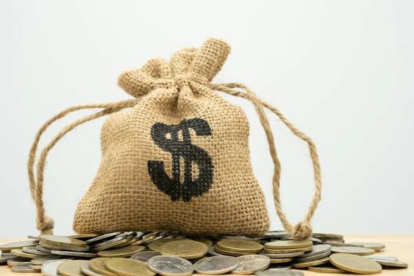 С начала большой войны финпомощь от партнеров превысила $100 миллиардов.Кто самый крупный донор
С начала большой войны финпомощь от партнеров превысила $100 миллиардов.Кто самый крупный донор