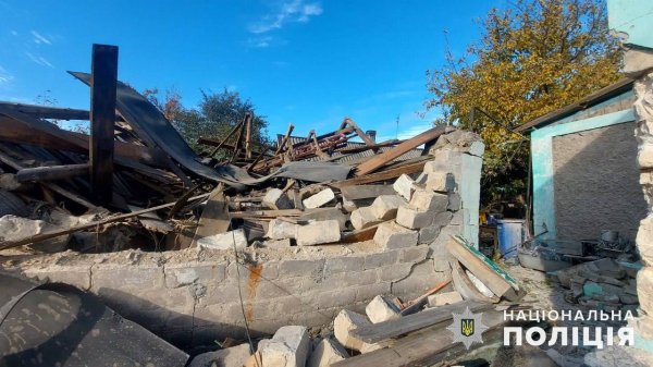 Росіяни атакували на Донеччині два міста та село, вбивши ще двох людей
Росіяни атакували на Донеччині два міста та село, вбивши ще двох людей