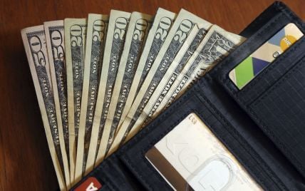Курс валют на 26 ноября: сколько стоят доллар, евро и злотый
Курс валют на 26 ноября: сколько стоят доллар, евро и злотый