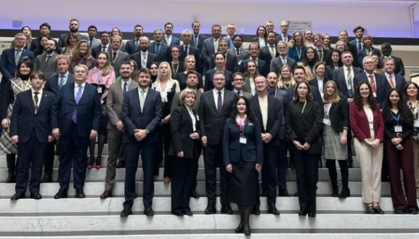 У Гаазі обговорили створення міжнародної комісії з розгляду заяв для України У Гаазі обговорили створення міжнародної комісії з розгляду заяв для України