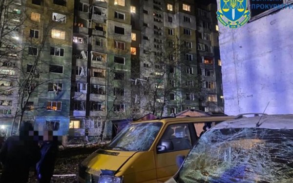 У Сумах росіяни влучили в багатоповерхівку, є загиблі і поранені (оновлено)
У Сумах росіяни влучили в багатоповерхівку, є загиблі і поранені (оновлено)