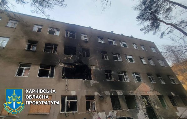 Удар по Чугуївській громаді Харківщини: 5 людей постражадали, серед них - дитина (оновлено)
Удар по Чугуївській громаді Харківщини: 5 людей постражадали, серед них - дитина (оновлено)