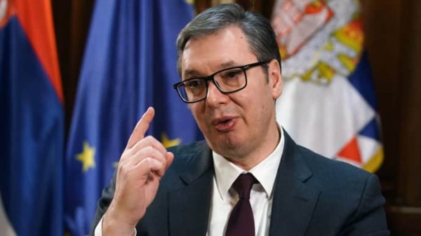Вучич заявил, что Путин не блефует, а мир скатывается в катастрофу Вучич заявил, что Путин не блефует, а мир скатывается в катастрофу