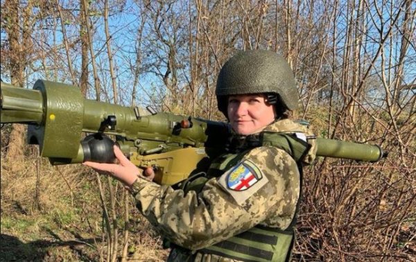 Массированная атака РФ по Украине: военная сбила ракету из "Иглы" (видео)
Массированная атака РФ по Украине: военная сбила ракету из "Иглы" (видео)