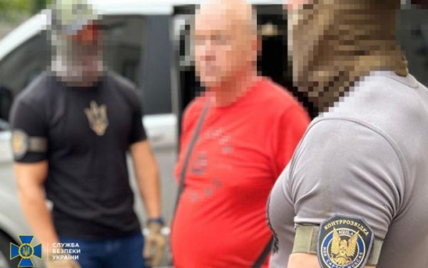 Військового пенсіонера затримали за підозрою у коригуванні ударів ворога по Миколаєву та Одесі
Військового пенсіонера затримали за підозрою у коригуванні ударів ворога по Миколаєву та Одесі