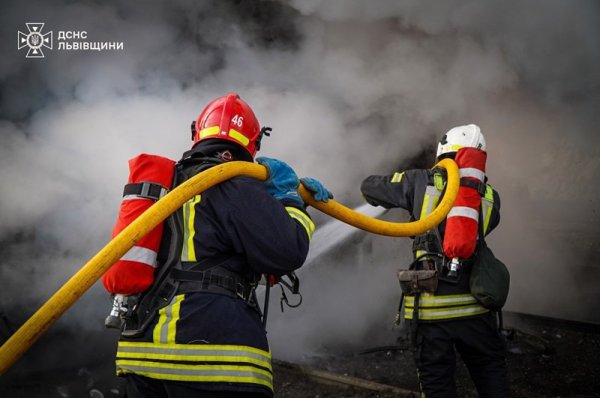 У 14 регіонах України ліквідовують наслідки ракетного удару росіян
У 14 регіонах України ліквідовують наслідки ракетного удару росіян