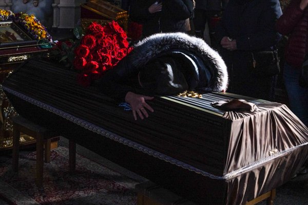 У Києві попрощалися з ексдепутатом Херсона Євгеном Матковським, який загинув на фронті
                                
