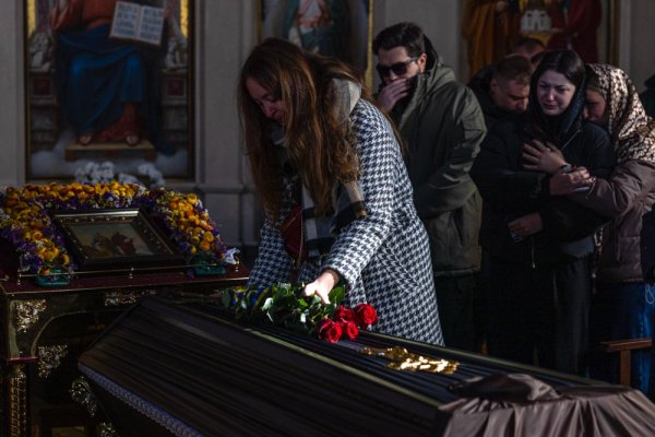 У Києві попрощалися з ексдепутатом Херсона Євгеном Матковським, який загинув на фронті
                                