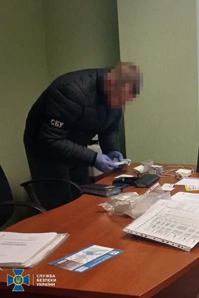 СБУ та НАБУ викрили посадовців ЗСУ, які "переплатили" 27 млн грн на закупівлі запчастин до бойових літаків
СБУ та НАБУ викрили посадовців ЗСУ, які "переплатили" 27 млн грн на закупівлі запчастин до бойових літаків