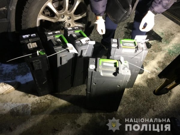 Полиция задержала одного из грабителей инкассаторов "Приватбанка" Полиция задержала одного из грабителей инкассаторов "Приватбанка"