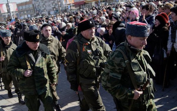 Загарбники планують об'єднати “козаків” та фейкові добровольчі батальйони на ТОТ України
Загарбники планують об'єднати “козаків” та фейкові добровольчі батальйони на ТОТ України