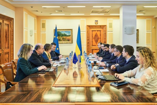Кулеба зустрівся з представницею Єврокомісії - говорили про портову інфраструктуру та Ukraine Facility Кулеба зустрівся з представницею Єврокомісії - говорили про портову інфраструктуру та Ukraine Facility