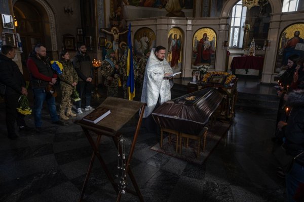 У Києві попрощалися з ексдепутатом Херсона Євгеном Матковським, який загинув на фронті
                                