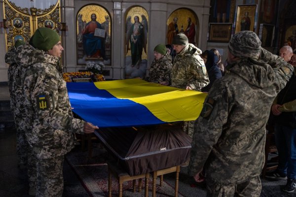 У Києві попрощалися з ексдепутатом Херсона Євгеном Матковським, який загинув на фронті
                                
