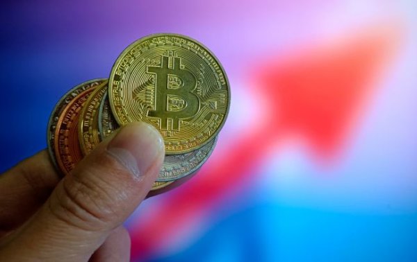 Bitcoin впервые в истории достиг 77 тысяч долларов на фоне победы Трампа
Bitcoin впервые в истории достиг 77 тысяч долларов на фоне победы Трампа