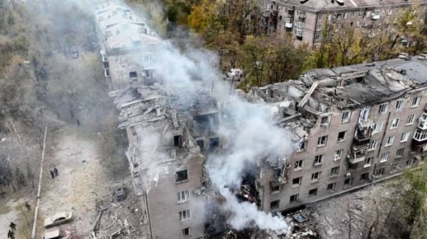 Зеленский отреагировал на удар РФ по родному городу: Агрессор опровергает свои заявления о дипломатии Зеленский отреагировал на удар РФ по родному городу: Агрессор опровергает свои заявления о дипломатии