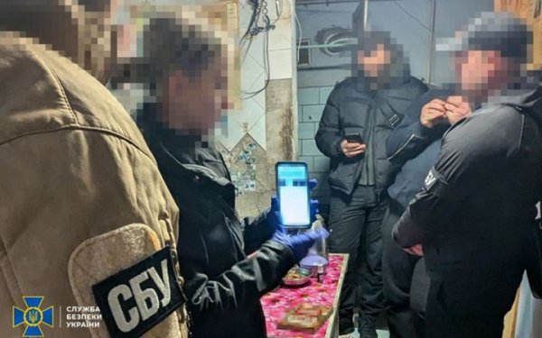 У Миколаєві працівник облтеплоенерго працював на ФСБ і коригував удари по місту
У Миколаєві працівник облтеплоенерго працював на ФСБ і коригував удари по місту