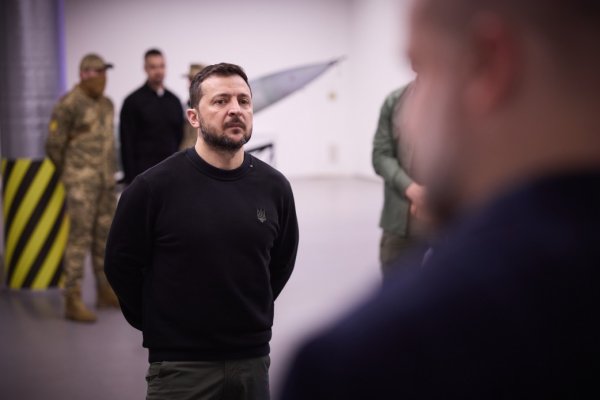 Зеленський і Фредеріксен оглянули українські далекобійні дрони, які закуповують за підтримки Данії Зеленський і Фредеріксен оглянули українські далекобійні дрони, які закуповують за підтримки Данії
