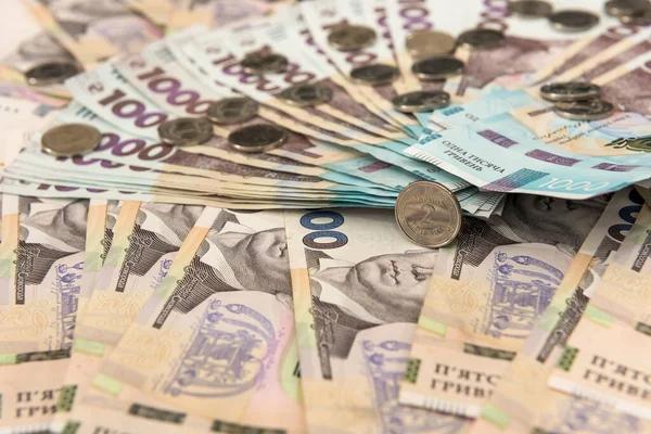 Официальный курс: НБУ повысил курс гривны на 12 копеек
Официальный курс: НБУ повысил курс гривны на 12 копеек