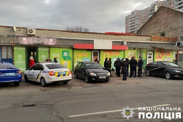 В Киеве патрульные "по горячим следам" задержали предполагаемого убийцу В Киеве патрульные "по горячим следам" задержали предполагаемого убийцу