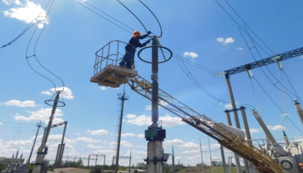 Енергетики за добу відновили електропостачання для понад 8,4 тисячі споживачів Енергетики за добу відновили електропостачання для понад 8,4 тисячі споживачів