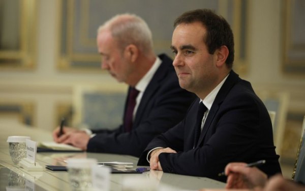 Міністр: Україна постраждає від політичної кризи у Франції
Міністр: Україна постраждає від політичної кризи у Франції