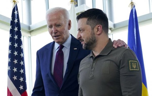 США объявили новый пакет военной помощи Украине на почти 2,5 млрд долларов
США объявили новый пакет военной помощи Украине на почти 2,5 млрд долларов