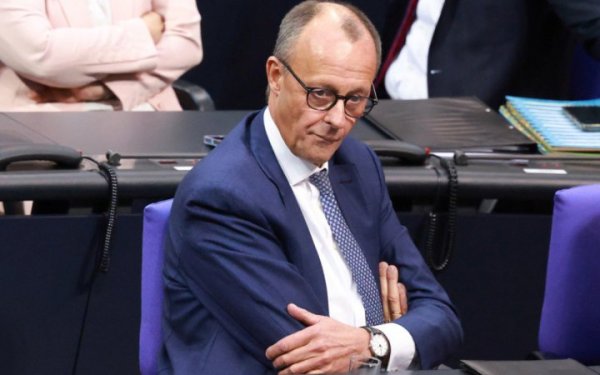 Кандидат у канцлери ФРН Фрідріх Мерц заявив, що на німецьких миротворців в Україні має погодитися Росія
Кандидат у канцлери ФРН Фрідріх Мерц заявив, що на німецьких миротворців в Україні має погодитися Росія