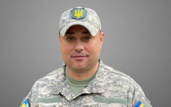 Уряд спростив отримання посвідок на проживання для іноземців, які воюють за Україну або є волонтерами
Уряд спростив отримання посвідок на проживання для іноземців, які воюють за Україну або є волонтерами