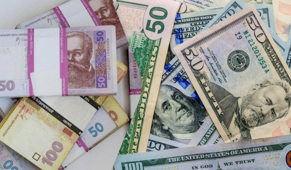 Долар посилив свої позиції: офіційний курс валют в Україні на вівторок Долар посилив свої позиції: офіційний курс валют в Україні на вівторок