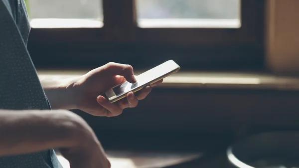 Абоненты «Киевстар» и «Vodafone Украина» переносят свои номера на lifecell. В чем причина
Абоненты «Киевстар» и «Vodafone Украина» переносят свои номера на lifecell. В чем причина