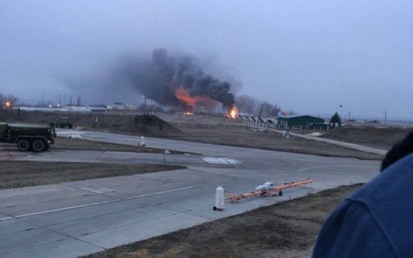БПЛА атакували аеродром у Ростовській області, звідки росіяни запускають "шахеди"
БПЛА атакували аеродром у Ростовській області, звідки росіяни запускають "шахеди"
