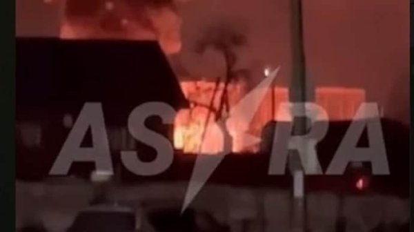 В Смоленской области РФ горит нефтебаза после атаки беспилотников В Смоленской области РФ горит нефтебаза после атаки беспилотников