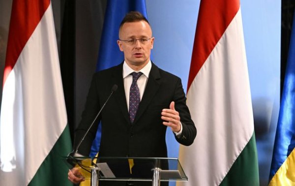 Венгрия потребовала от США освободить "Газпромбанк" от санкций, чтобы заплатить за газ
Венгрия потребовала от США освободить "Газпромбанк" от санкций, чтобы заплатить за газ