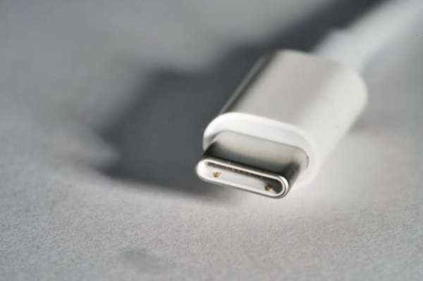 Type-C: В ЕС начала действовать норма о едином зарядном кабеле
Type-C: В ЕС начала действовать норма о едином зарядном кабеле