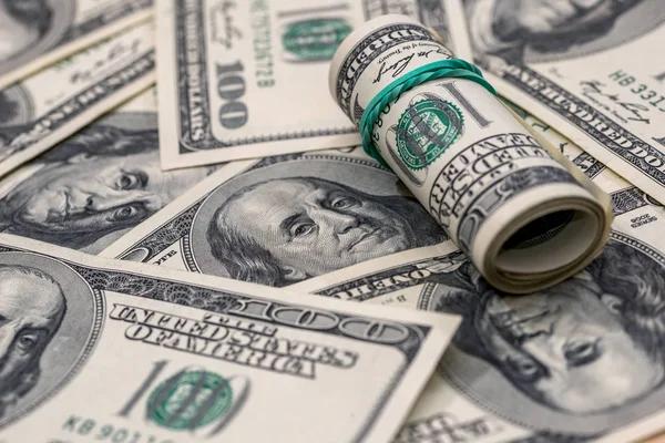 Банки сократили ввоз наличных долларов и евро в Украину
Банки сократили ввоз наличных долларов и евро в Украину