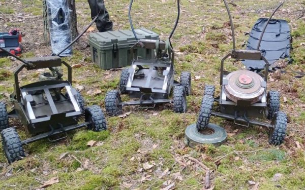 Цього року Міноборони допустило до експлуатації понад 1 300 зразків озброєння та військової техніки
Цього року Міноборони допустило до експлуатації понад 1 300 зразків озброєння та військової техніки