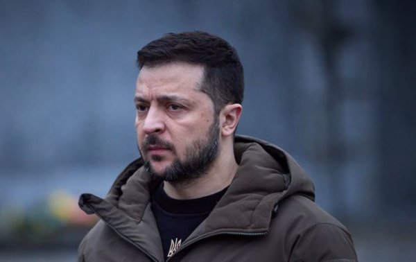 Зеленский пообещал новые удары по военным объектам в РФ
Зеленский пообещал новые удары по военным объектам в РФ