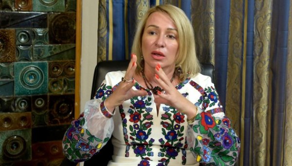 Розвиток подій на ринку алмазів не відповідає інтересам Росії - посол України Розвиток подій на ринку алмазів не відповідає інтересам Росії - посол України