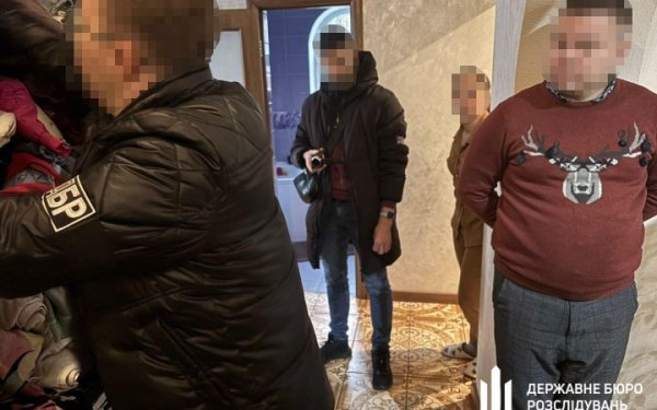На Львівщині затримали депутата облради та його спільника, які намагались видурити гроші у підприємця, – ДБР
На Львівщині затримали депутата облради та його спільника, які намагались видурити гроші у підприємця, – ДБР