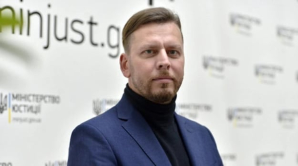 Минюст уволит руководителя, ответственного за госреестры — СМИ
Минюст уволит руководителя, ответственного за госреестры — СМИ