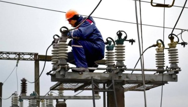 Енергетики відновили світло для понад 19 тисяч споживачів Енергетики відновили світло для понад 19 тисяч споживачів