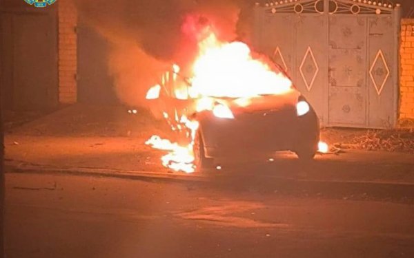 Росіяни атакували дроном цивільне авто у Херсоні, є жертви
Росіяни атакували дроном цивільне авто у Херсоні, є жертви